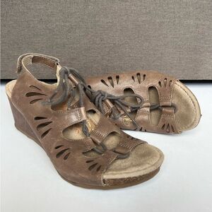 Aetrex Women’s Size 8 Light Brown Leather Lace Up Wedge Heel - Cork Footbed